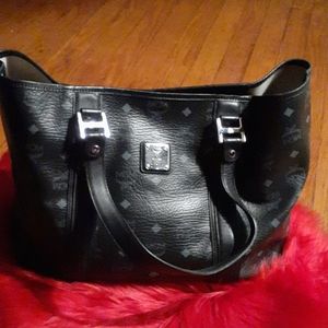 MCM TOTE SIZE MEDIUM